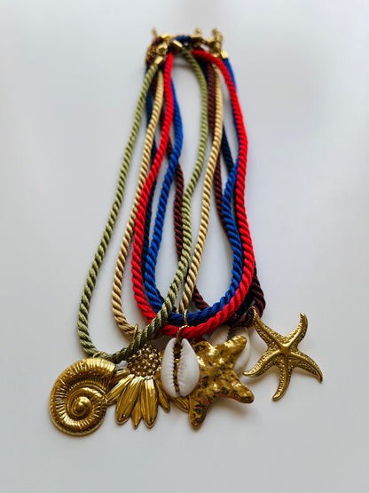Collier sail rouge