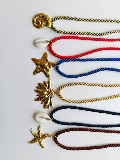 Collier sail kaki